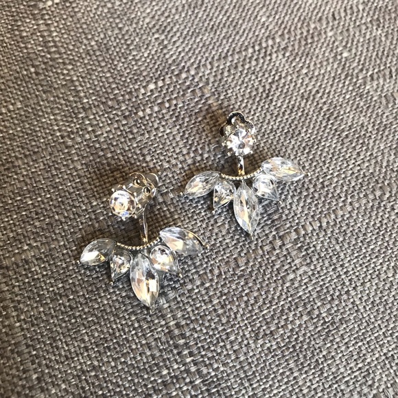 Leaf Statement Stud Earrings - Picture 2 of 4